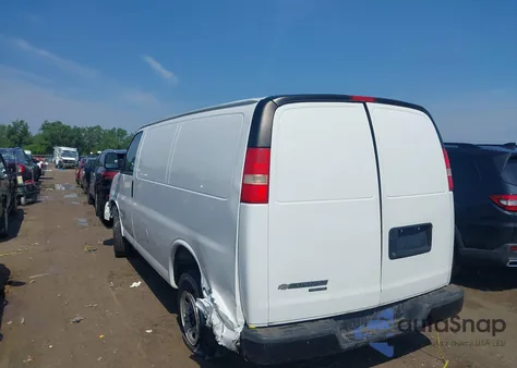 2015 Chevrolet Express z USA, uszkodzony, nr VIN 1GCWGFCF1F1143860